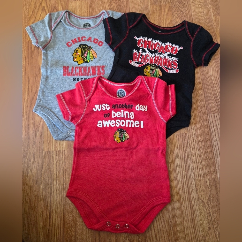 NHL Chicago Blackhawks Baby 12 Months Bodysuits 3pc Hockey Mascot Cotton